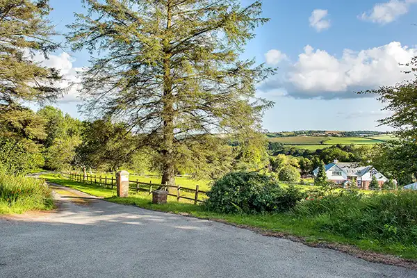 Coombe Farm Widegates